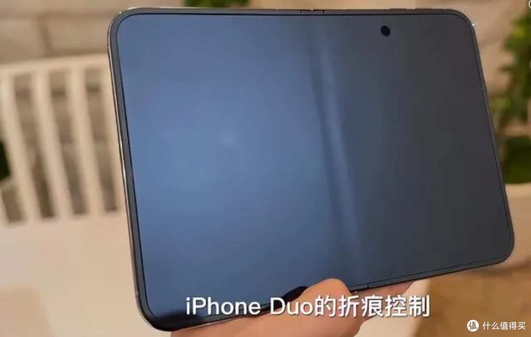 花一万六买的“无痕屏”，iPhone Duo折叠3000次后折痕加深？折痕神话没撑过三个月就现原形
