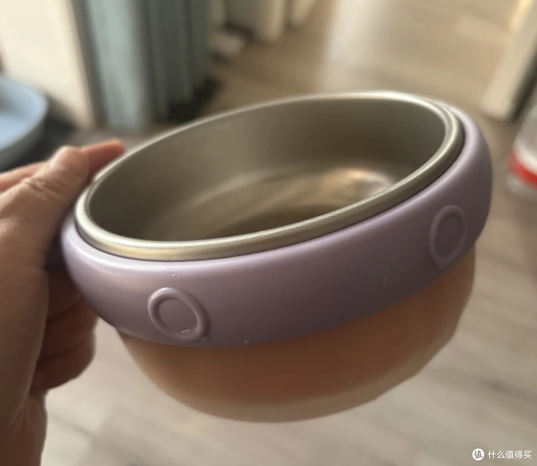 女子摔坏双层保温碗,发现满是霉菌!这种餐具还值得买吗?