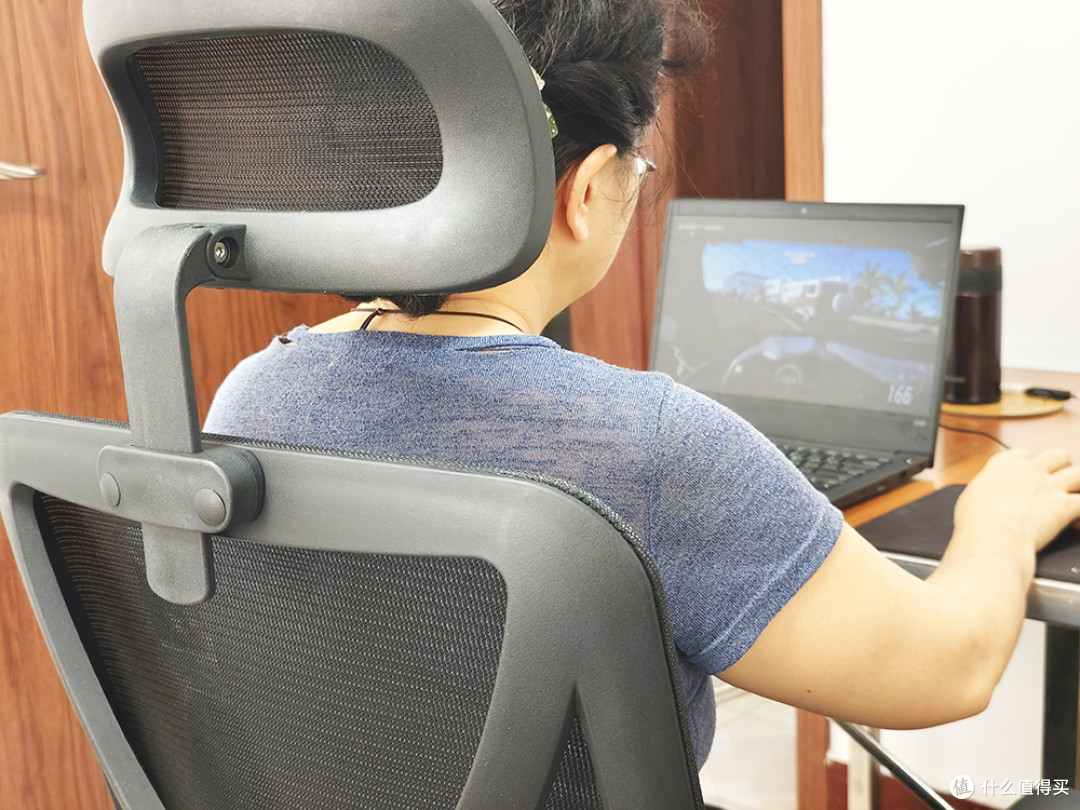 夏草木Fit-CC人体工学椅评测:透气护腰,解锁科学久坐新体验