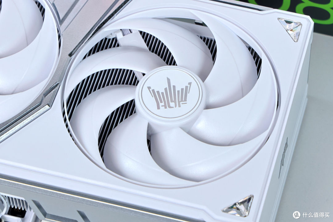 售价19999的水晶旗舰显卡,影驰RTX 5080 HOF Extreme装机实测
