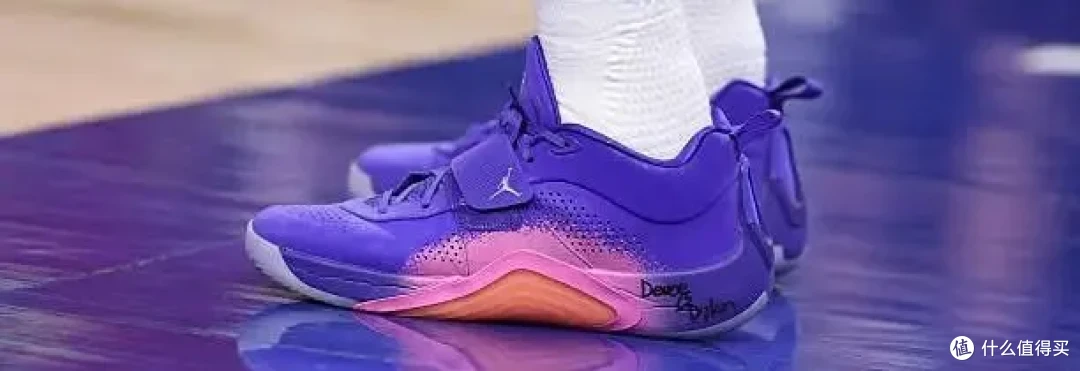 【NBA每日上脚】坎宁安,致敬克拉克还是逃避自己签名鞋?