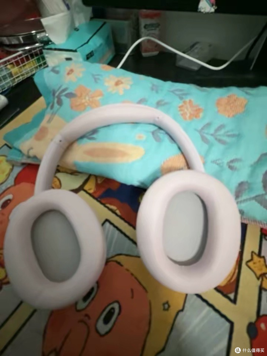索尼奶白降噪耳机佩戴与音质评测