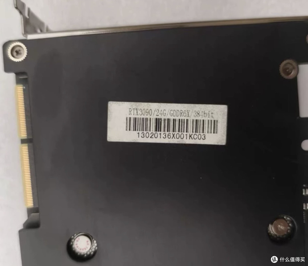 当年11999的旗舰卡,闲鱼还要6000,3090的24GB显存到底值不值?