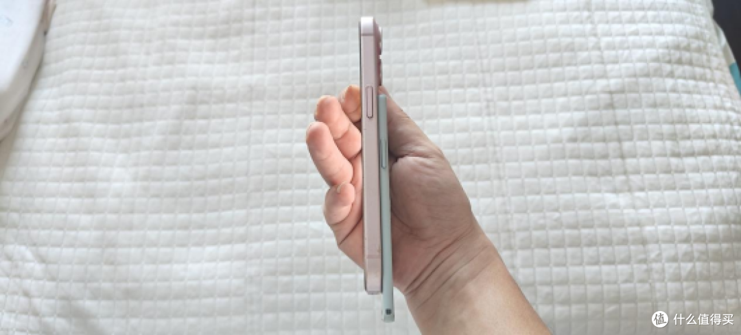 双11来看书:晃动手腕就能翻页!阅星曈 X4 Classic 雾灰白上手