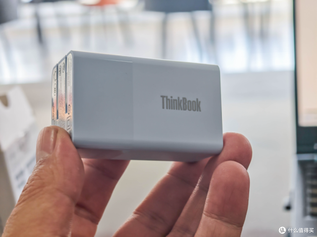 实测ThinkBook星辰蓝67W三口氮化镓,出门带一个就够了