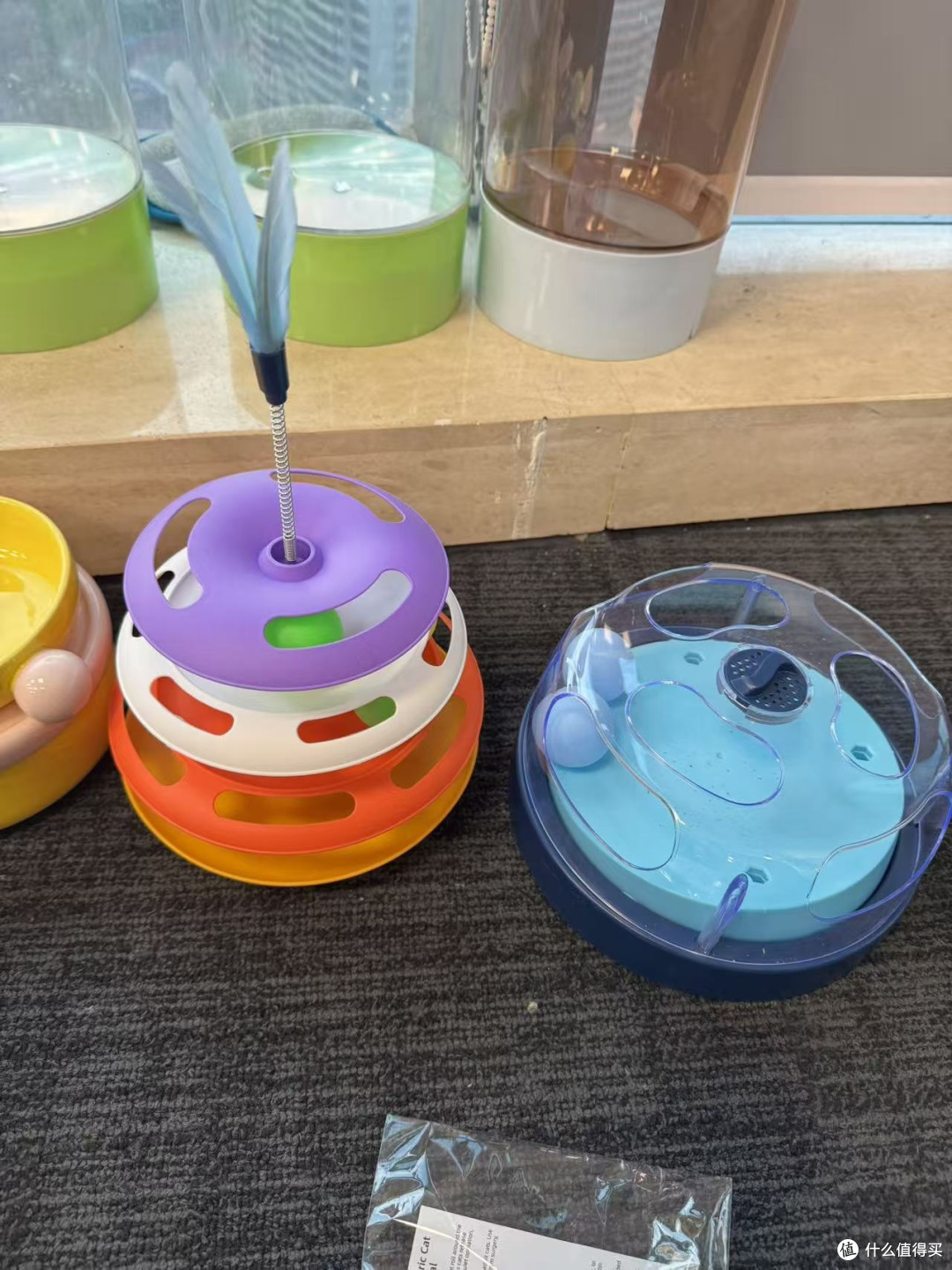 小奶猫疯狂上头！多层电动轨道转盘玩具