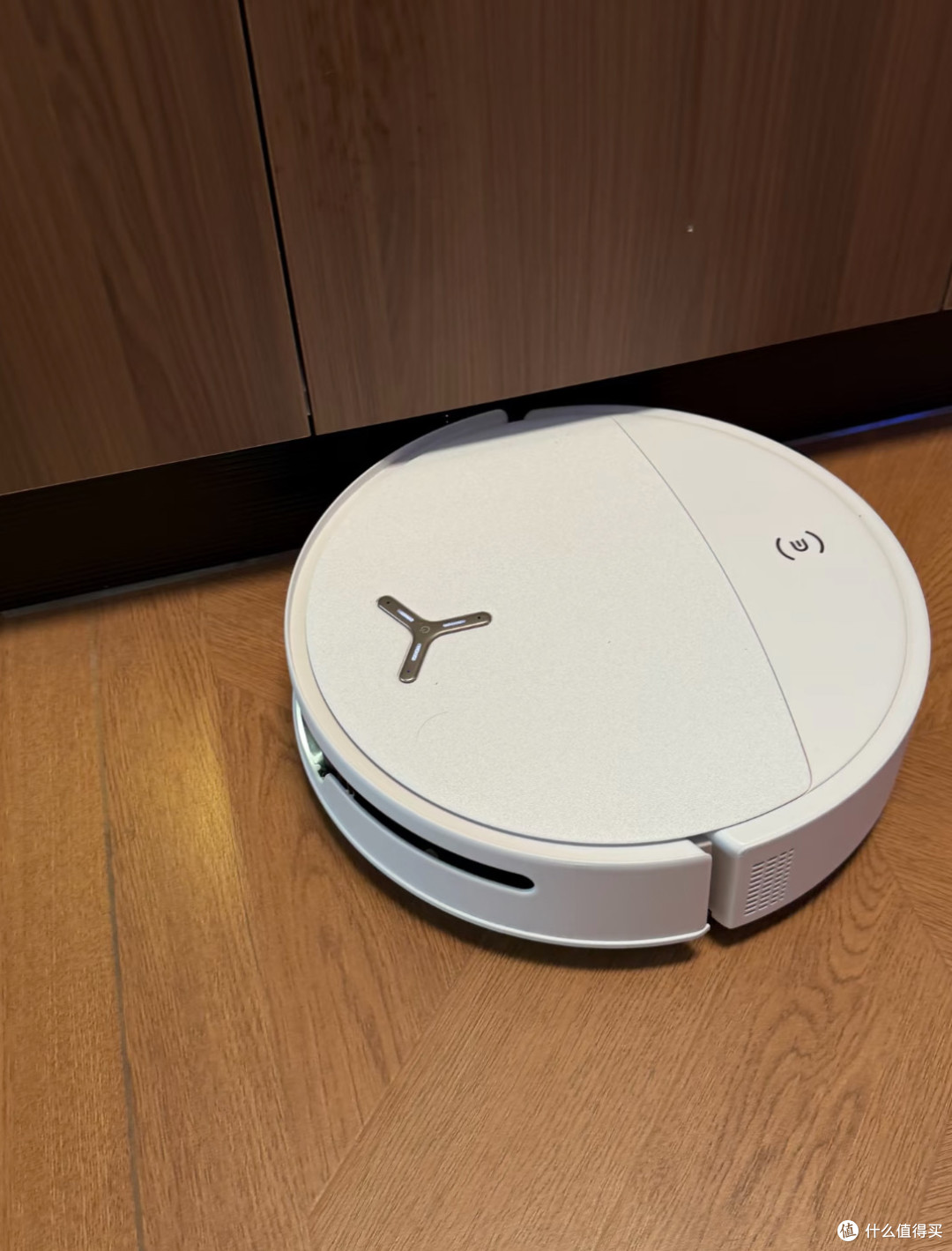 养宠家庭的福音，科沃斯T90S PRO让我实现了光脚自由