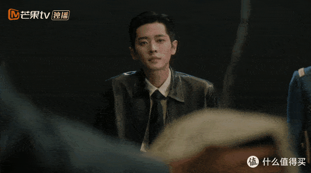 《玉簟秋》爆了，可那张海报让我越看越不对劲
