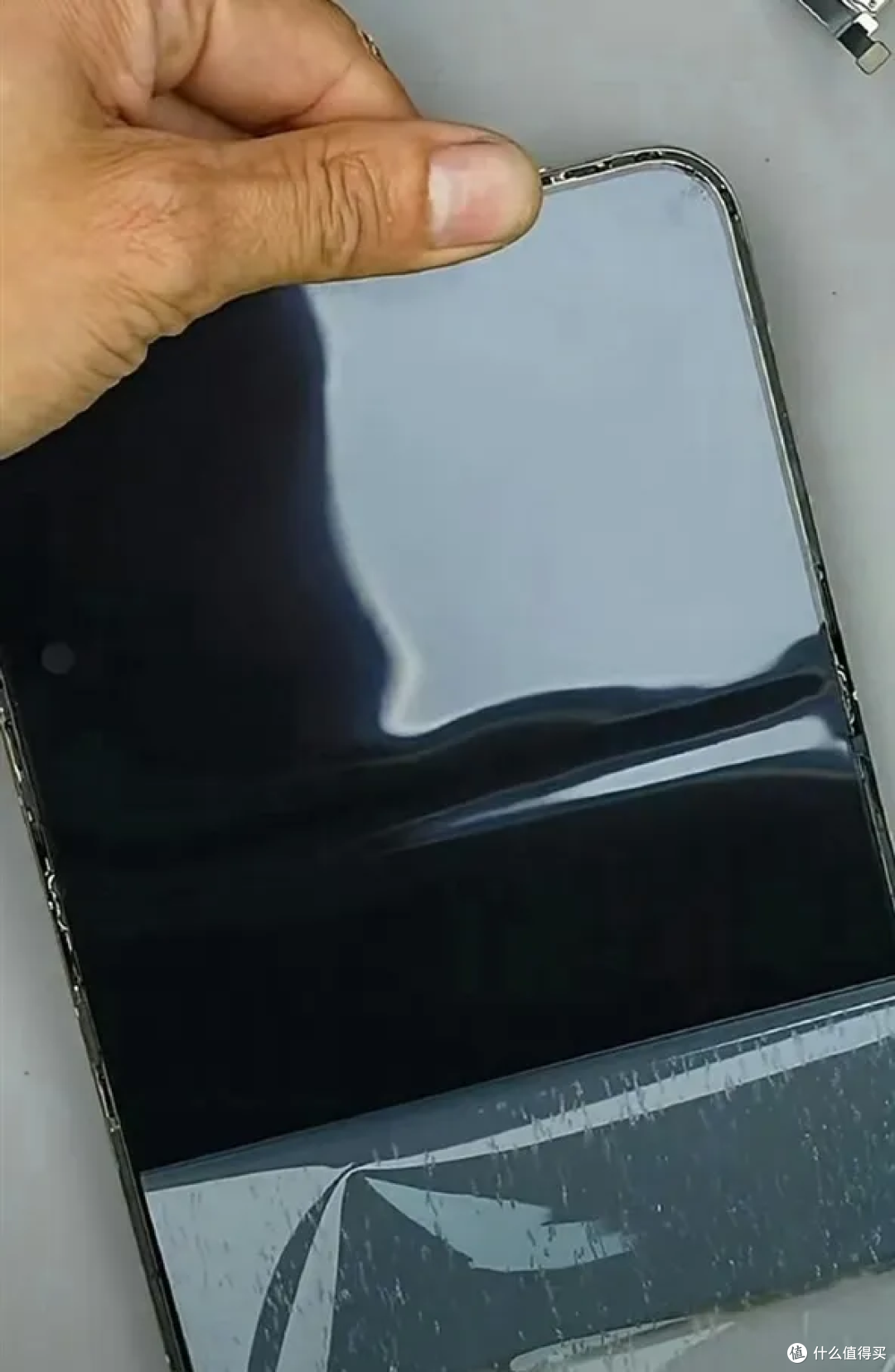 据华强北科学家透露,苹果折叠屏毫无技术含量,前评论员一语成谶