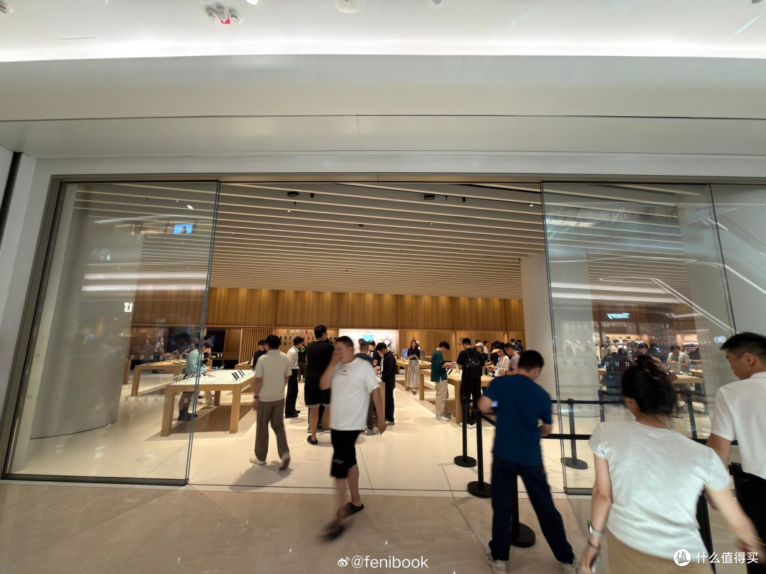 iPhone Duo首销日,黄牛加价两小时从8000掉到3000