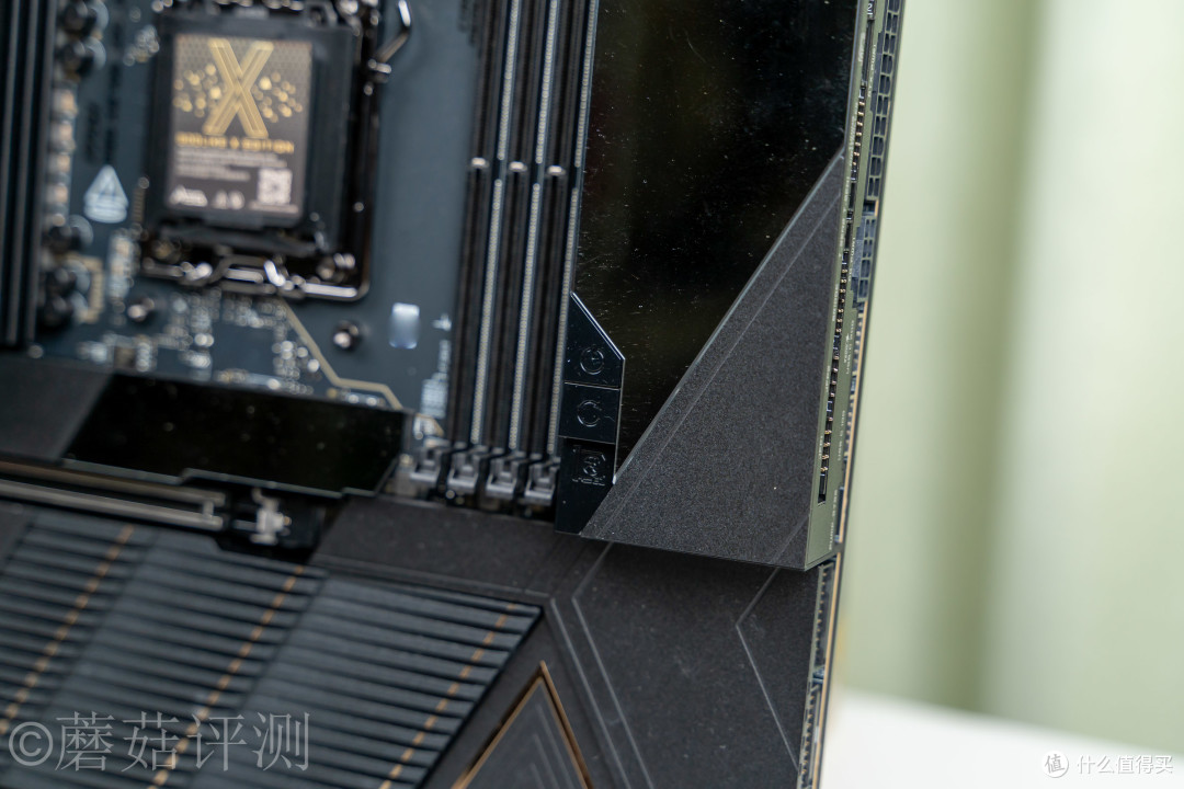 AM5的终极形态?微星MEG X870E GODLIKE X EDITION超神十周年主板