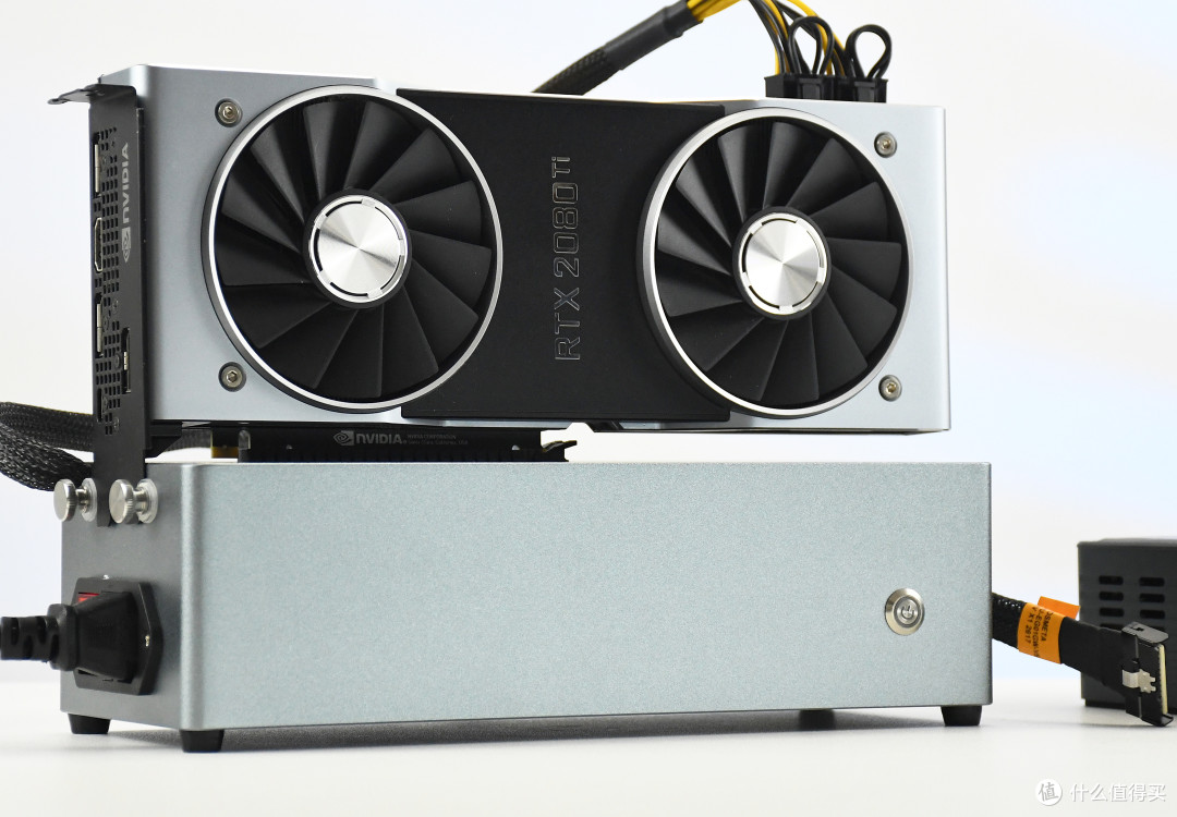 支持PCie 5.0 x8外接独显!Ultra 9迷你主机:TOPC Ti285简评