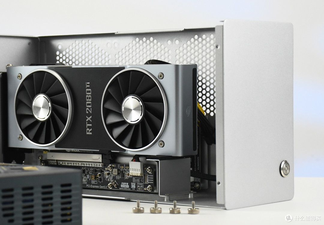 支持PCie 5.0 x8外接独显!Ultra 9迷你主机:TOPC Ti285简评