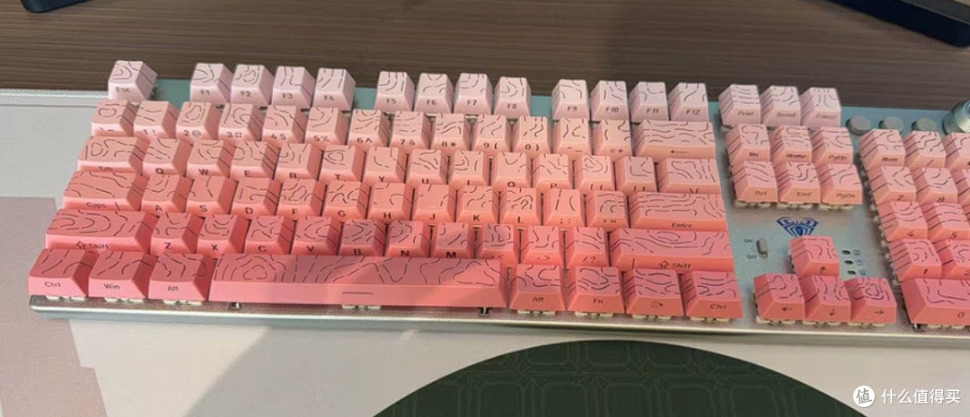 狼蛛F2088Pro:茶轴手感与RGB氛围的平衡之选