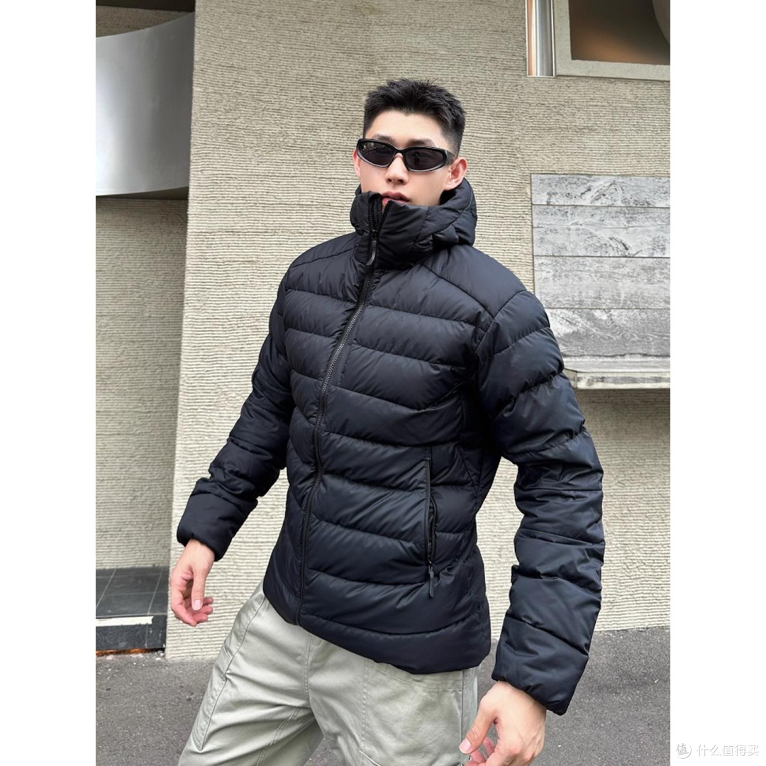 户外冬日穿搭秘诀：保暖不臃肿，运动超自由