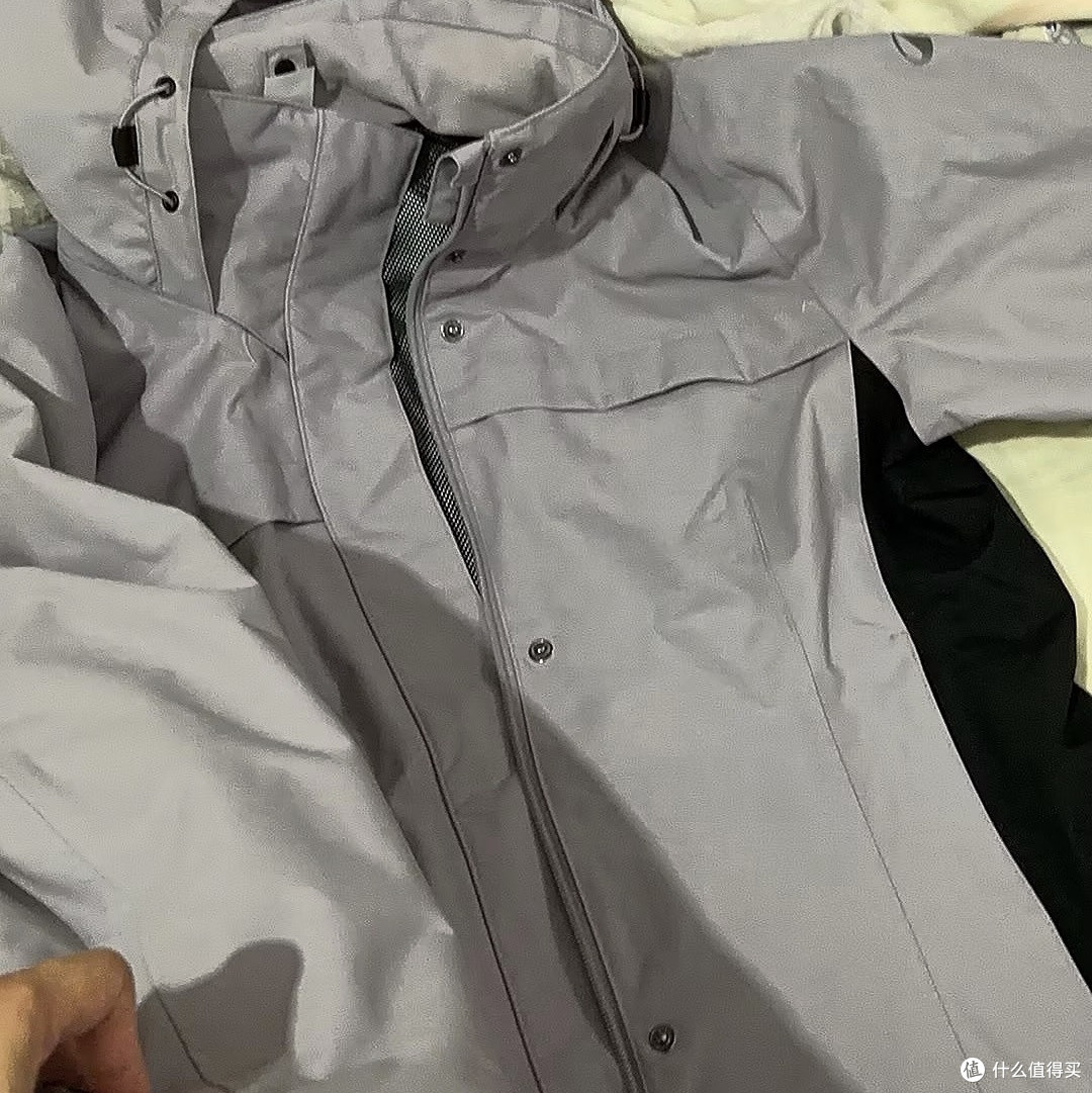 迪卡侬三合一冲锋衣+卫衣｜城市通勤利落保暖造型