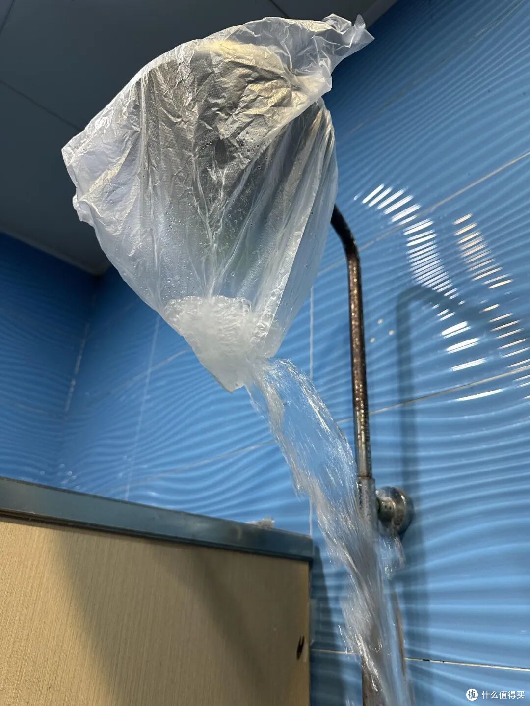 塑料袋,也有“邪修”用法?果然,没有一个袋子是白攒的!