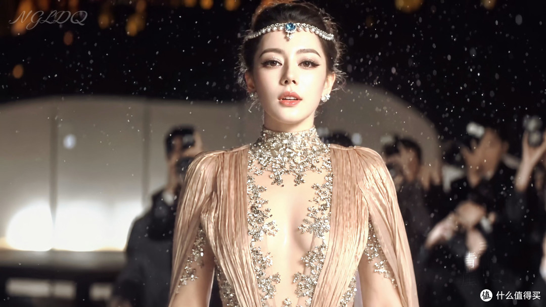 VOGUE红毯：热巴嘴衔蝴蝶开场，朱珠真空，刘亦菲压轴美貌依旧