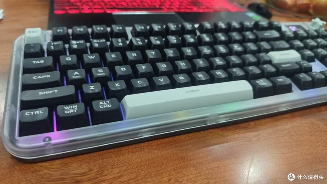透明98键键盘:颜值与实用评测
