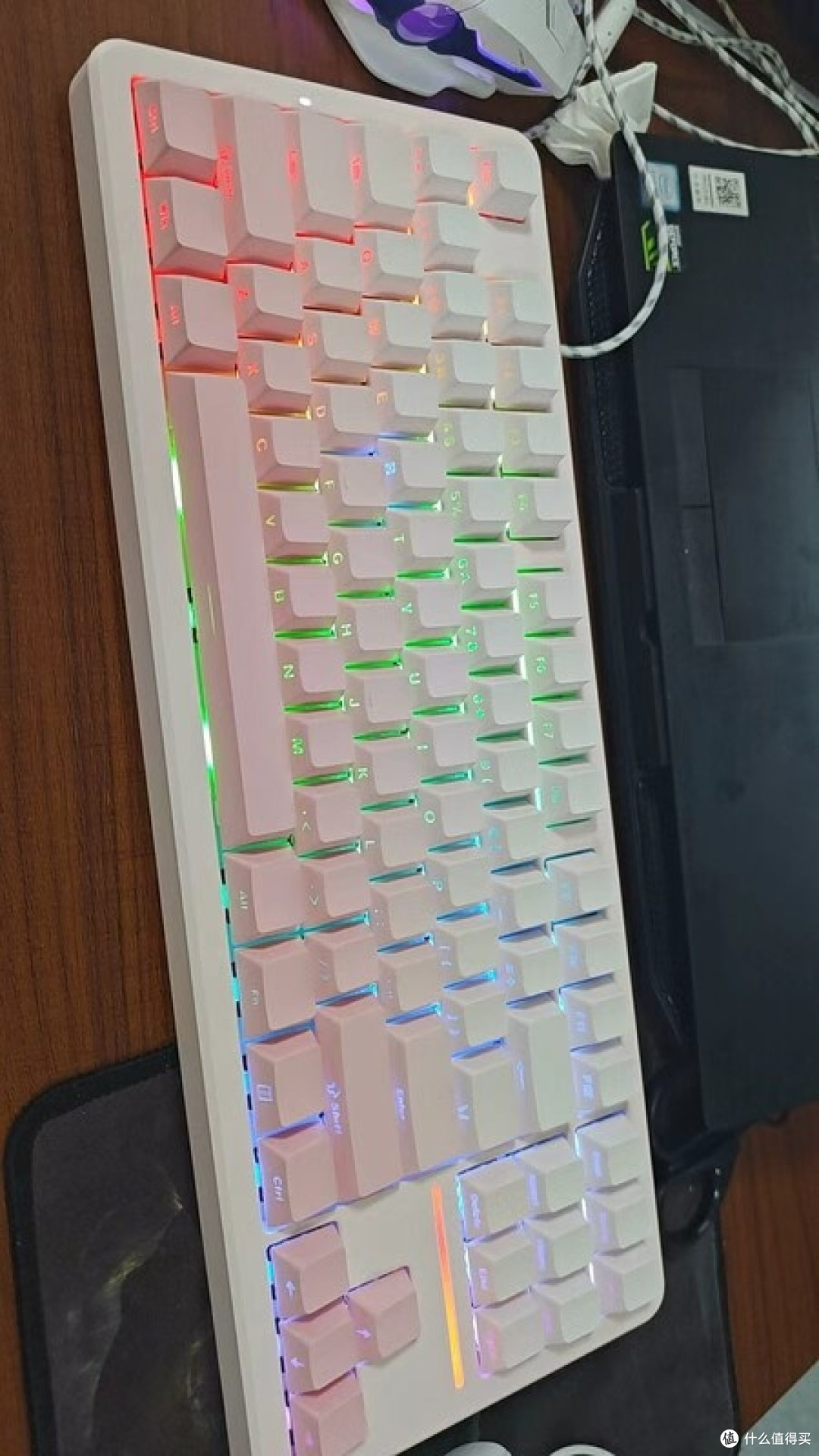 工科男实测前行者X875粉色键盘