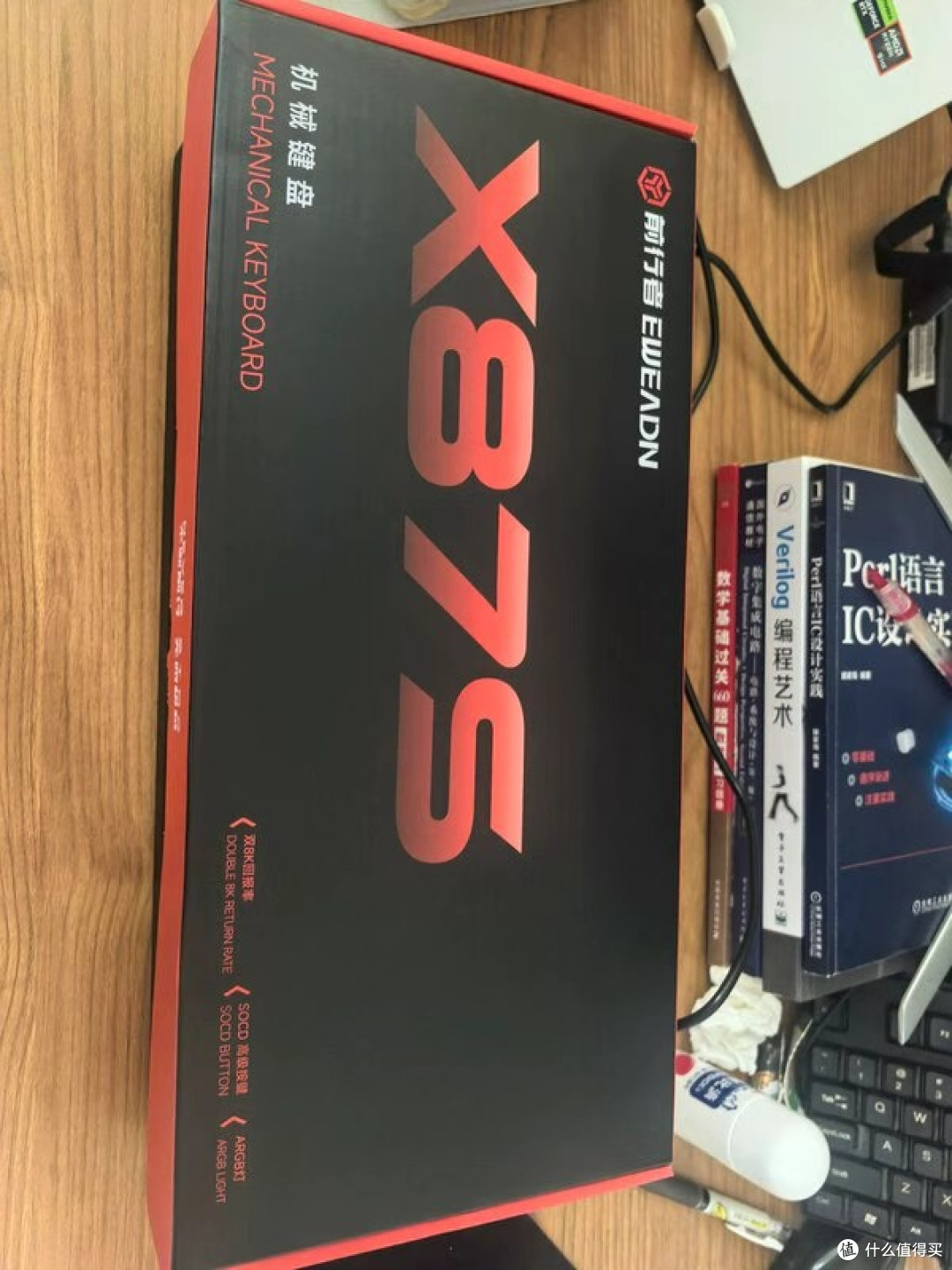 工科男实测前行者X875粉色键盘