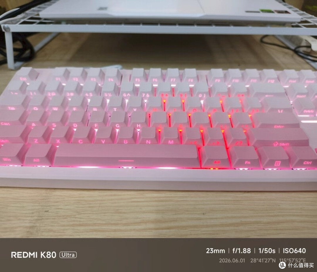 工科男实测前行者X875粉色键盘