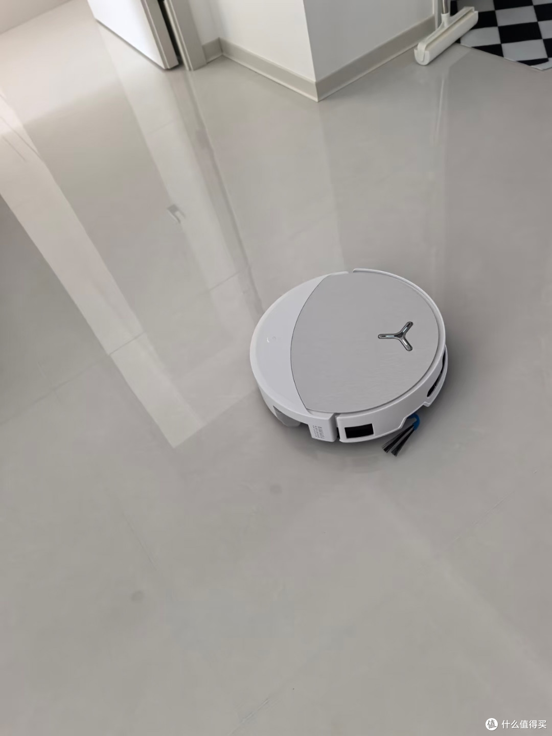  颜值实力双在线｜科沃斯T90S pro承包全屋清洁