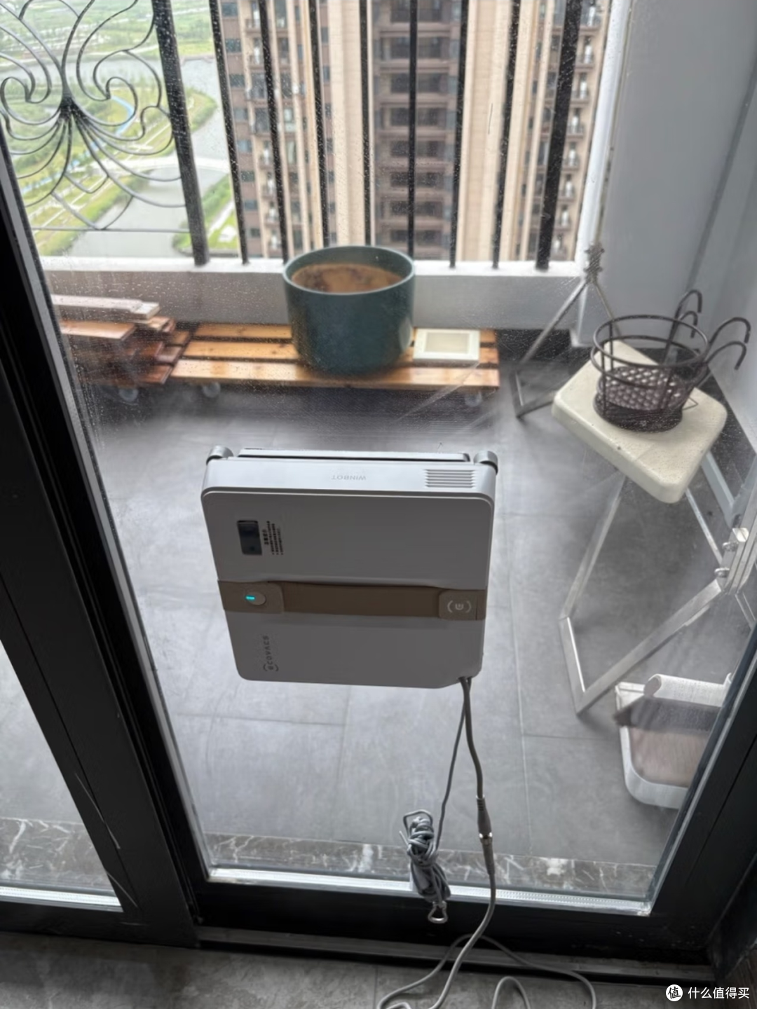 ONE PRO姊妹款｜科沃斯AIR2超薄擦窗机器人实测