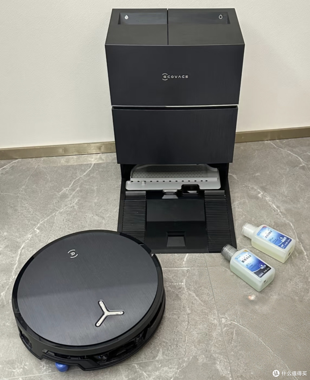 一只猫、一杯咖啡和一台科沃斯X12S PRO:我家的地面清洁小故事
