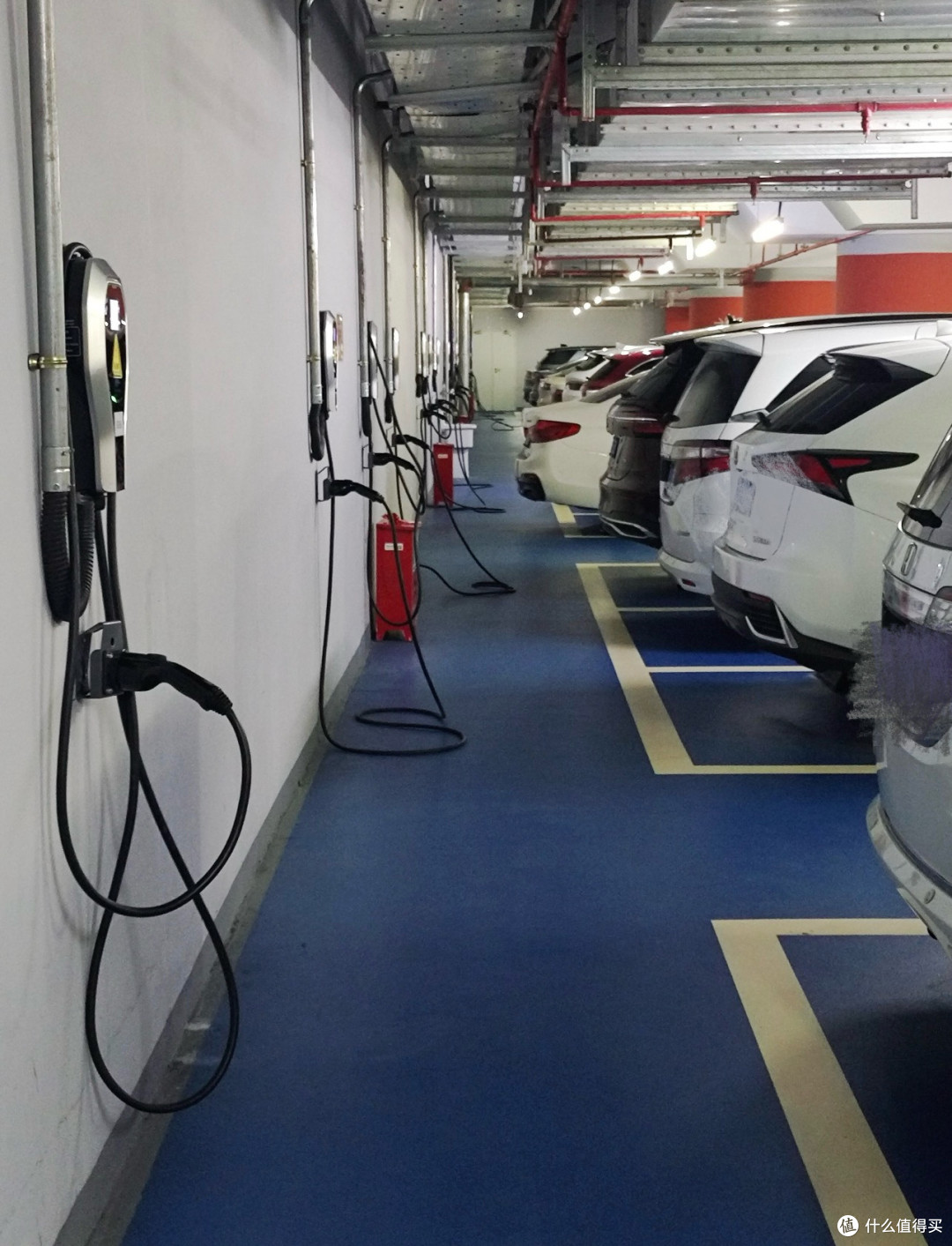 车还在,车企没了,几十万辆新能源"孤儿车"谁来修?