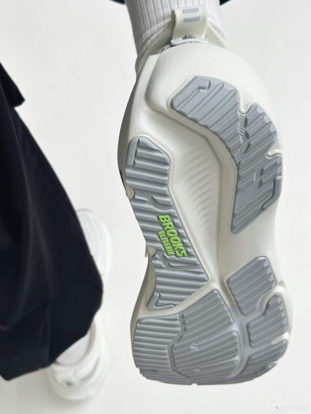 跑鞋盲选不出错｜布鲁克斯甘油23，脚感温柔又有力量
