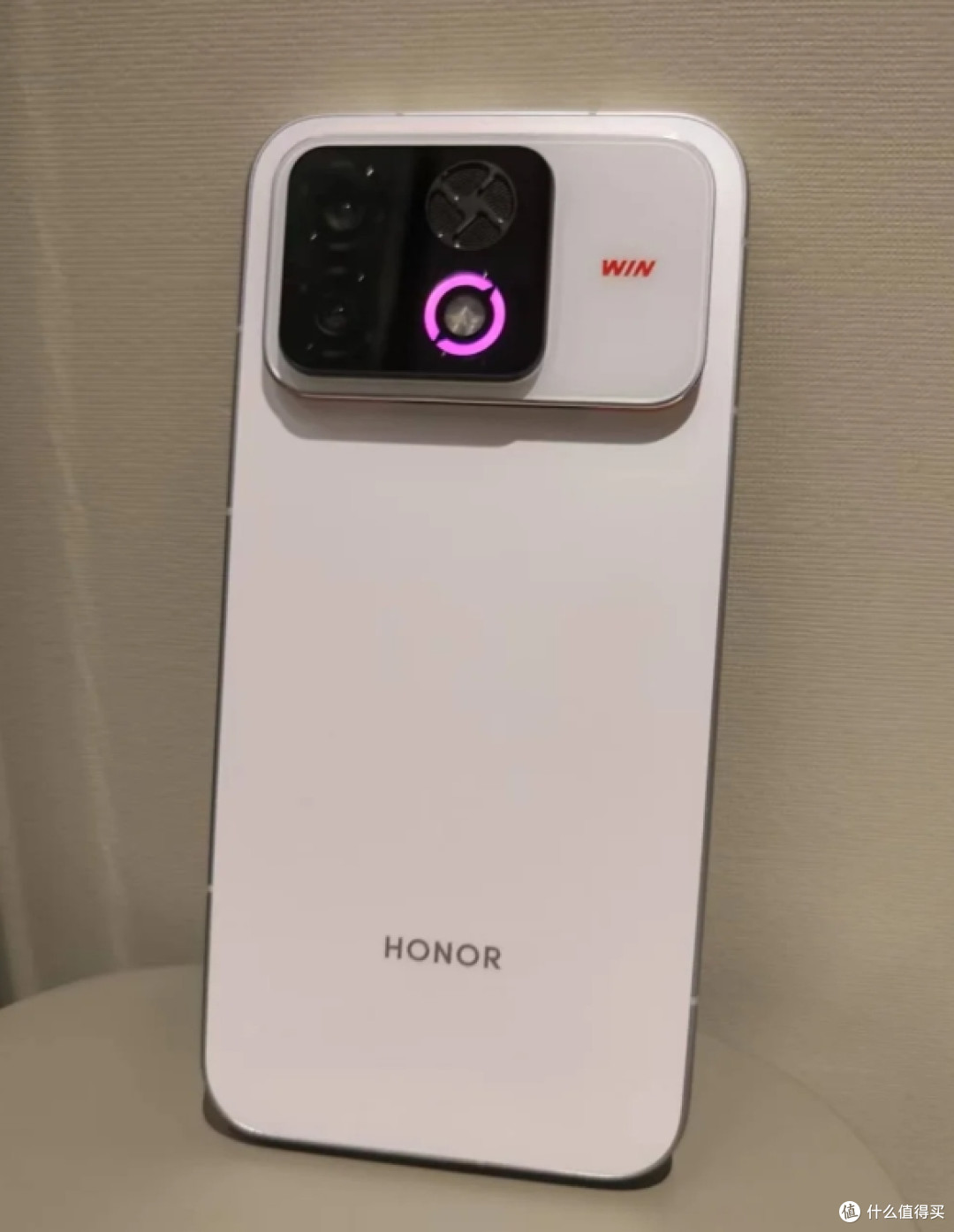 贵1850元到底多了啥?荣耀WIN2和WIN RT2真机对比,看完就知道了