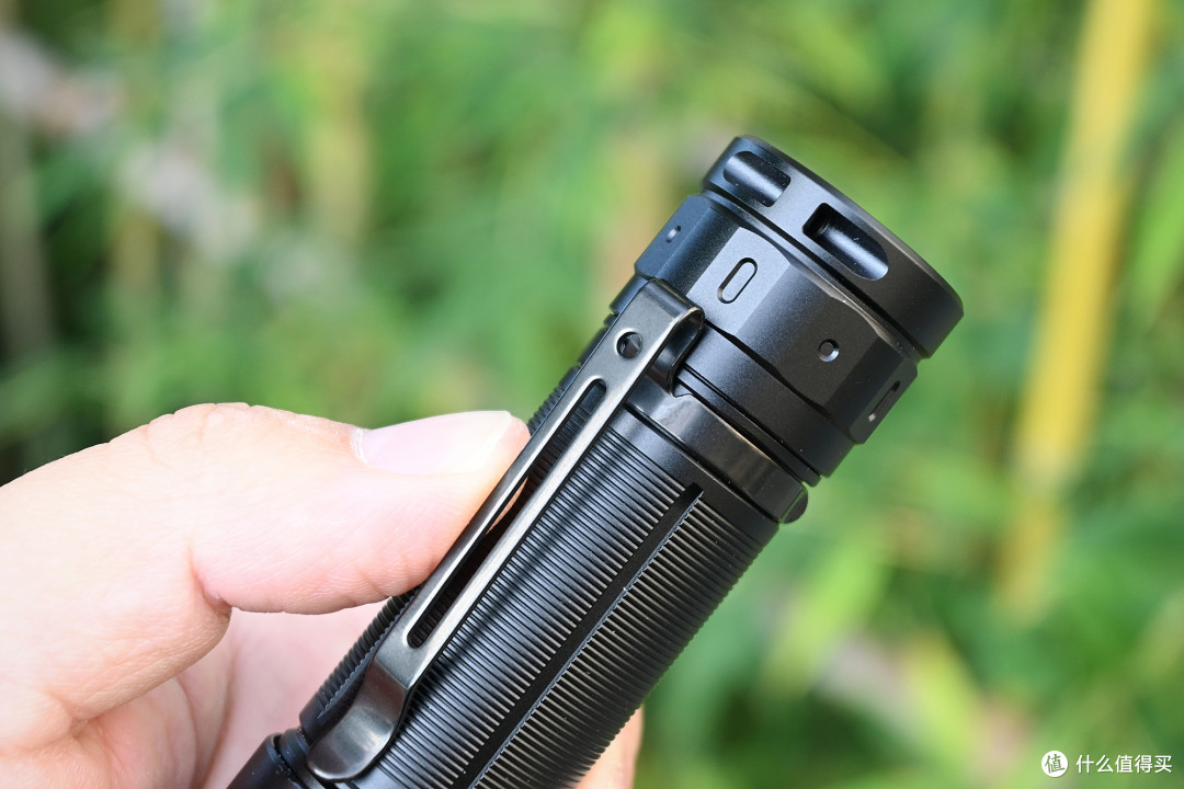 户外通勤最实用，Fenix菲尼克斯E40R EDC手电体验