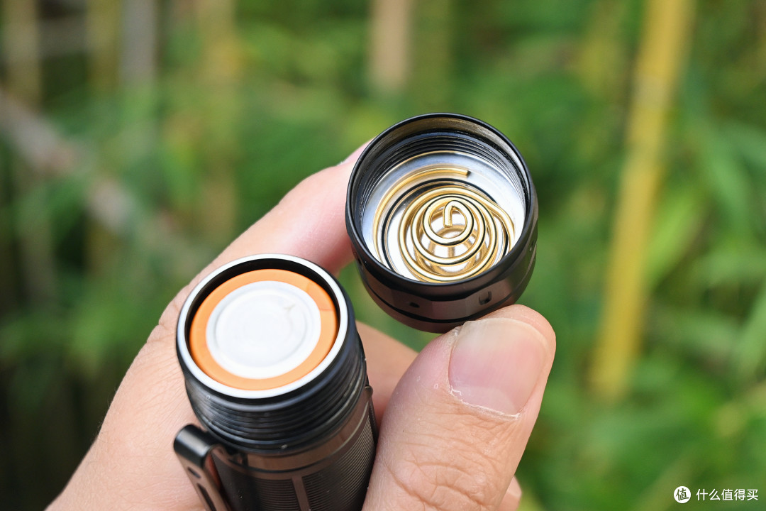 户外通勤最实用，Fenix菲尼克斯E40R EDC手电体验