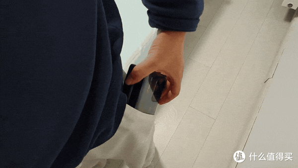 随身装进口袋里的100寸投影？躺床三秒钟就能大屏塞尔达？