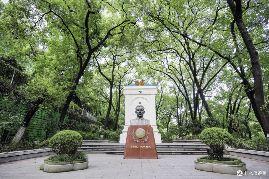 苏联飞行员库里申科:为不砸到万县百姓,他把轰炸机落进长江