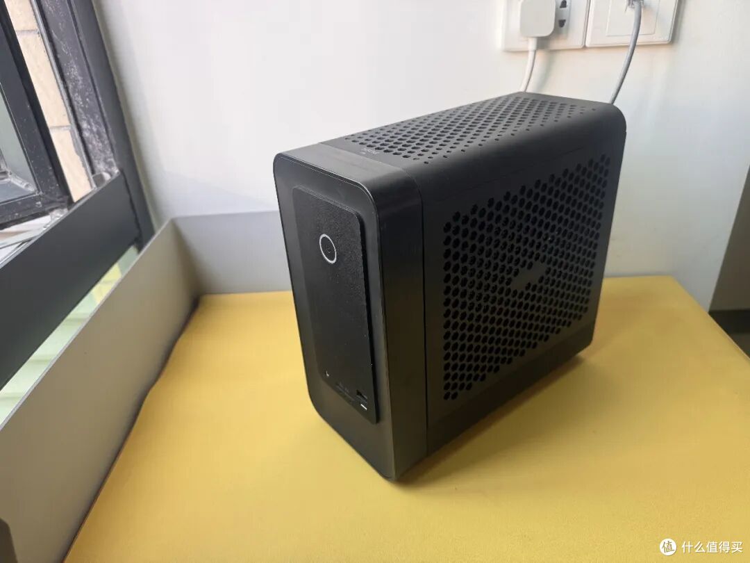 400出头装10代成品ITX小主机,索泰ZBOX-ECM体积小巧装机简单