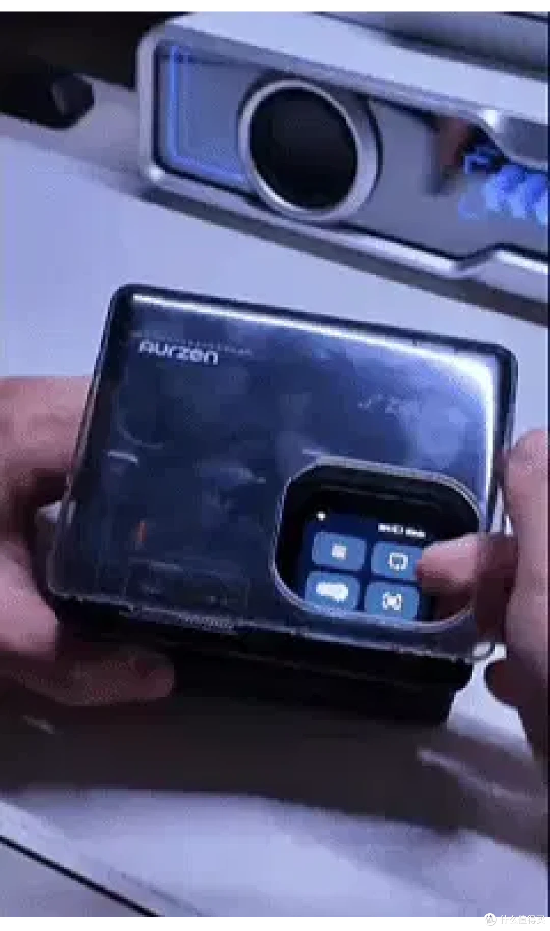 本来只想买个便携投影追剧，结果成了Switch的专用大屏
