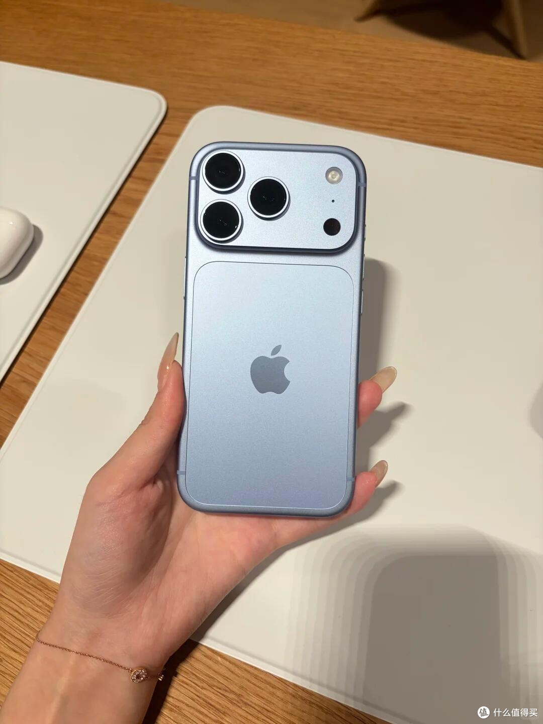 iPhone首发至618价格与保值分析