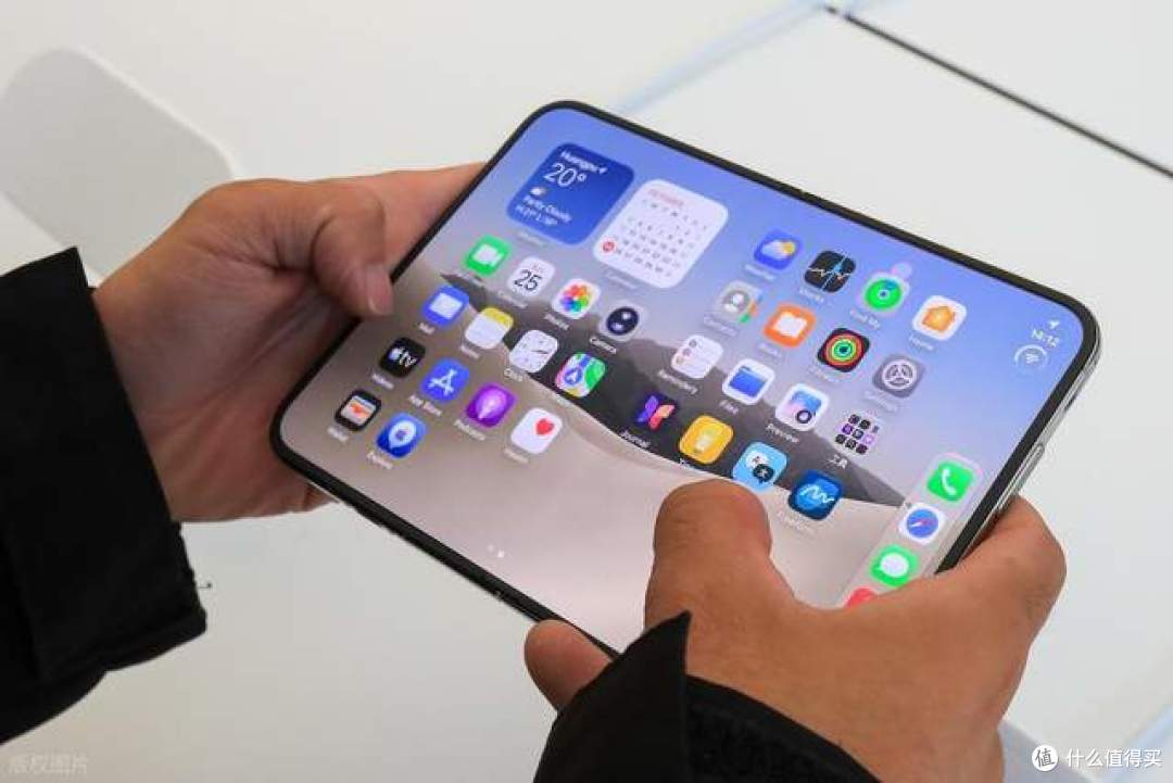 备货暴涨至1500万台?iPhoneDuo 订单大增,网友直言:谁爱买谁买