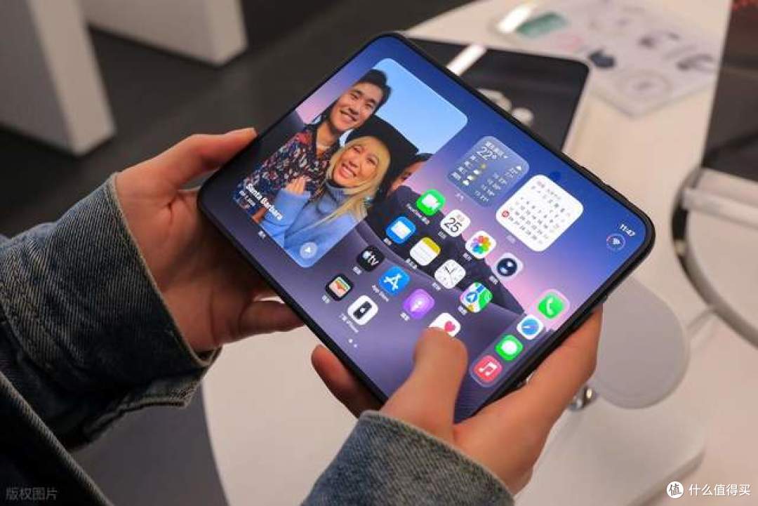 备货暴涨至1500万台?iPhoneDuo 订单大增,网友直言:谁爱买谁买
