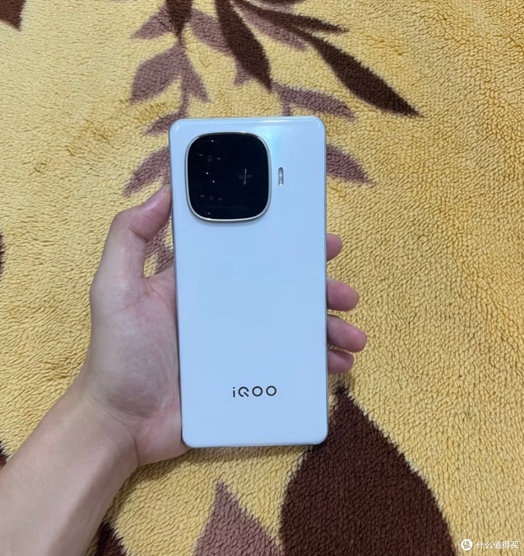 首发还是等等?两机实测揭秘购机真相