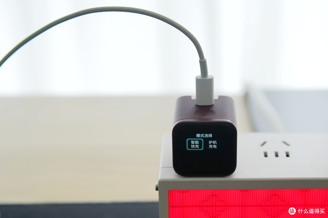 用了Anker安心充Smart+,它真的是最懂iPhone的充电头