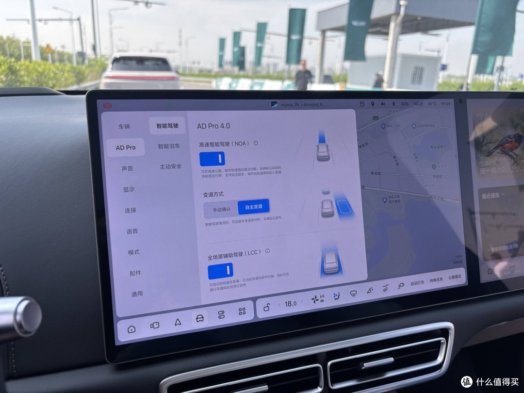 每召回十辆车，将近四辆问题出在辅助驾驶