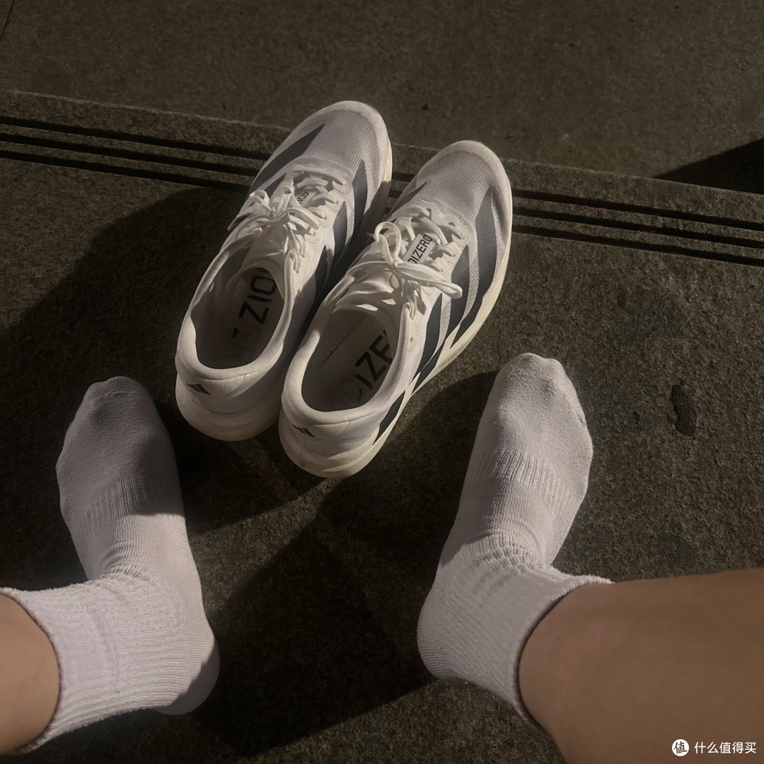 Adizero Evo SL实测兼顾训练与体考的速度跑鞋
