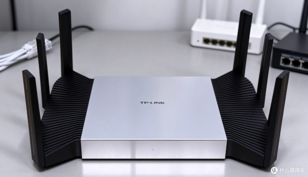 小黄鱼惊现四折TP-LINK旗舰大户型路由!8颗FEM2.4G强到离谱