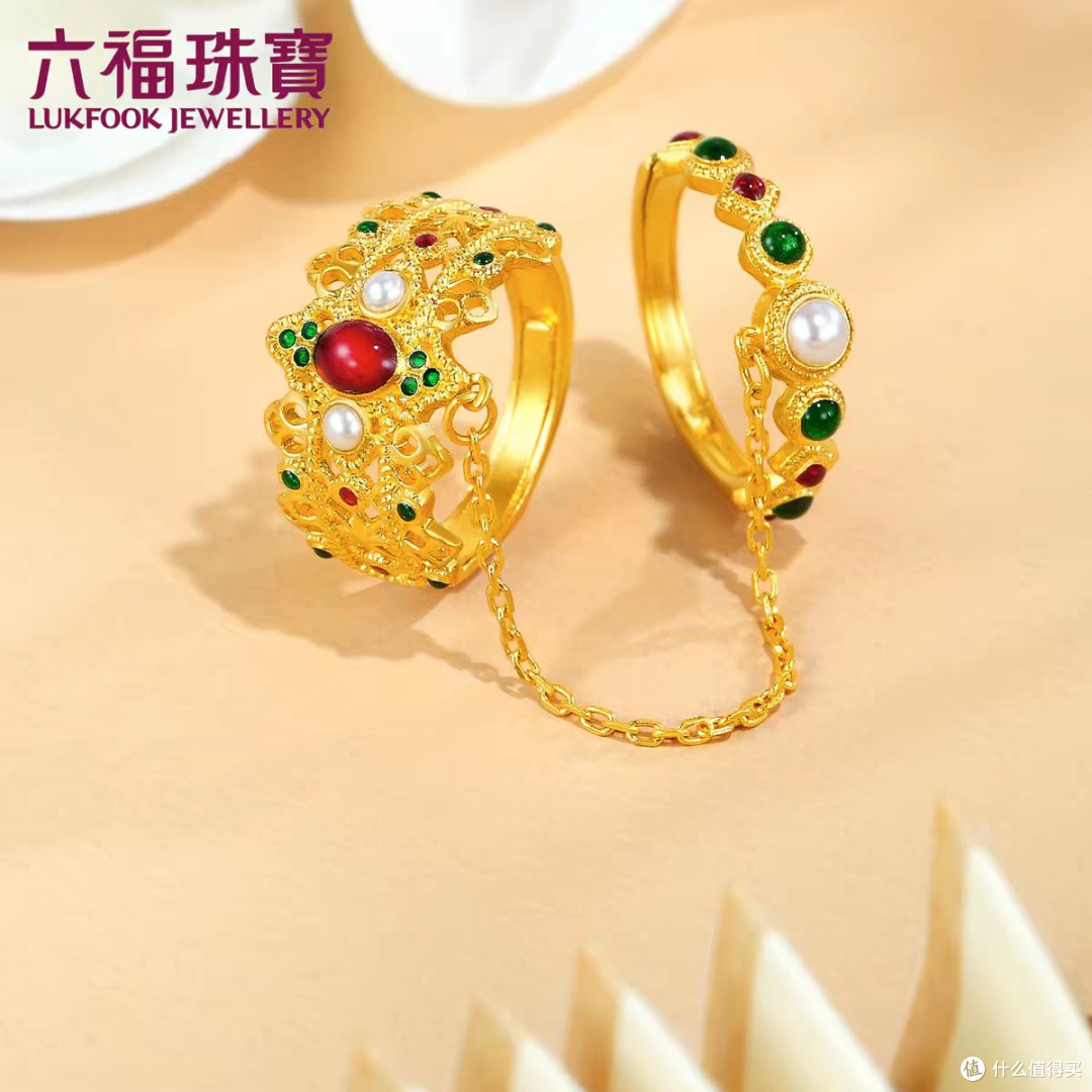六福珠宝双圈金戒设计赏析