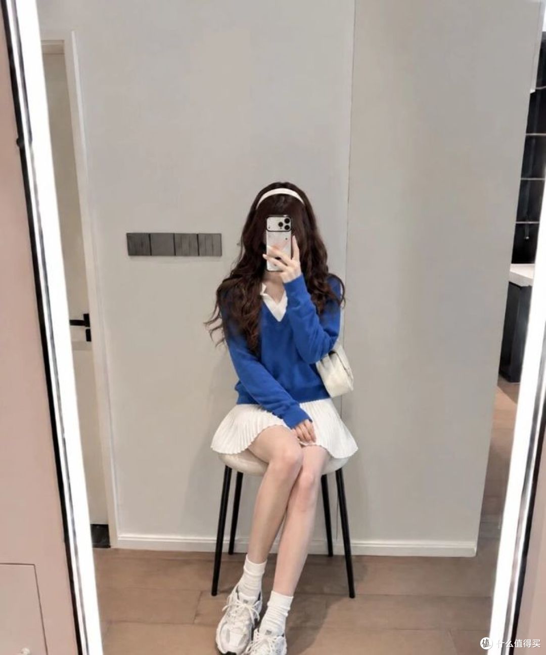 克莱因蓝毛衣，显白这件事真的不用凑