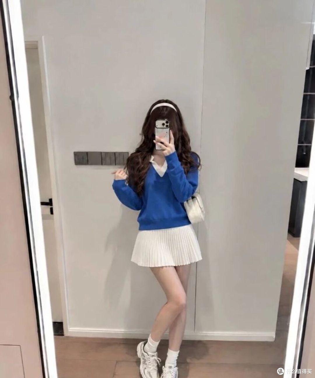 克莱因蓝毛衣，显白这件事真的不用凑