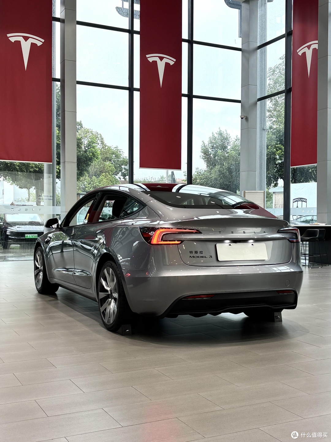 Model 3驾乘体验与选购建议